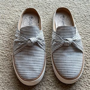 Margaritaville Knotted Mules